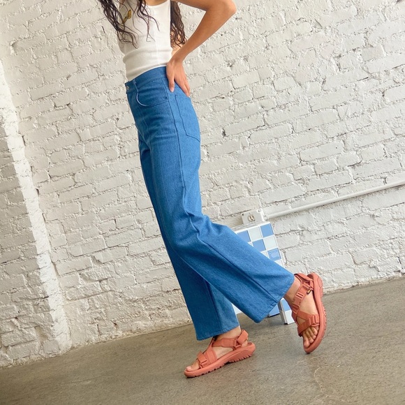 Robyn Jean from Lisa Says Gah! - Picture 3 of 8